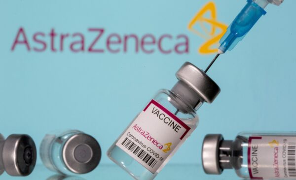 Vaccine COVID-19 AstraZeneca. (Ảnh: Dado Ruvic/Reuters)