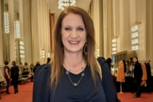 Viên chức liên lạc cộng đồng: ‘Tôi ra về với sự trân trọng sâu sắc nền văn hóa Trung Quốc’ nhờ Shen Yun