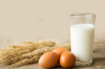 Chuột rút khi ngủ có thể do thiếu calcium, 2 mẹo bổ sung calcium ngoài việc uống sữa