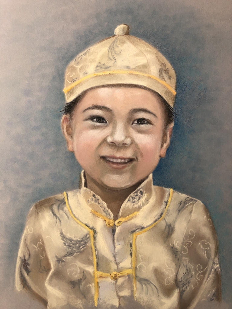 Bé trai Trung Quốc trong trang phục truyền thống, tranh của họa sĩ Barbara Schafer. Tranh phấn màu. (Ảnh: Đăng dưới sự cho phép của bà Barbara Schafer)