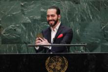 Ông Nayib Bukele, Tổng thống El Salvador, tự chụp ảnh trước khi trình bày tại phiên họp thứ 74 của Đại hội đồng Liên Hiệp Quốc tại trụ sở Liên Hiệp Quốc ở New York vào ngày 26/09/2019. (Ảnh: Lucas Jackson/Reuters)