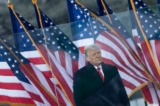 Tổng thống đương thời Donald Trump nói chuyện với những người ủng hộ từ bãi cỏ Ellipse gần Tòa Bạch Ốc ở Hoa Thịnh Đốn vào ngày 06/01/2021. (Ảnh: Brendan Smialowski/AFP qua Getty Images)