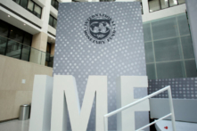 Logo của Quỹ Tiền tệ Quốc tế bên trong trụ sở chính vào cuối cuộc họp thường niên của IMF/Ngân hàng Thế giới tại Hoa Thịnh Đốn, vào ngày 09/10/2016. (Ảnh: Yuri Gripas/Reuters)
