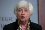 Bộ trưởng Ngân khố Janet Yellen đưa ra nhận xét về “Các Bước Tiếp theo trong Diễn biến Tài chính Phát triển” tại Trung tâm Nghiên cứu Chiến lược và Quốc tế (CSIS) ở Hoa Thịnh Đốn, hôm 09/02/2023. (Ảnh: Leah Millis/Reuters)