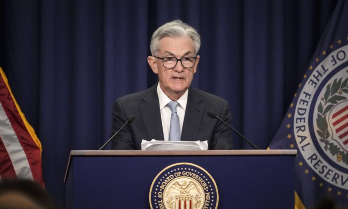 Chủ tịch Hội đồng Dự trữ Liên bang Jerome Powell nói trong một cuộc họp báo sau cuộc họp của Ủy ban Thị trường Mở Liên bang (FOMC) tại trụ sở của Cục Dự trữ Liên bang ở Hoa Thịnh Đốn, hôm 15/06/2022. (Ảnh: Drew Angerer/Getty Images)