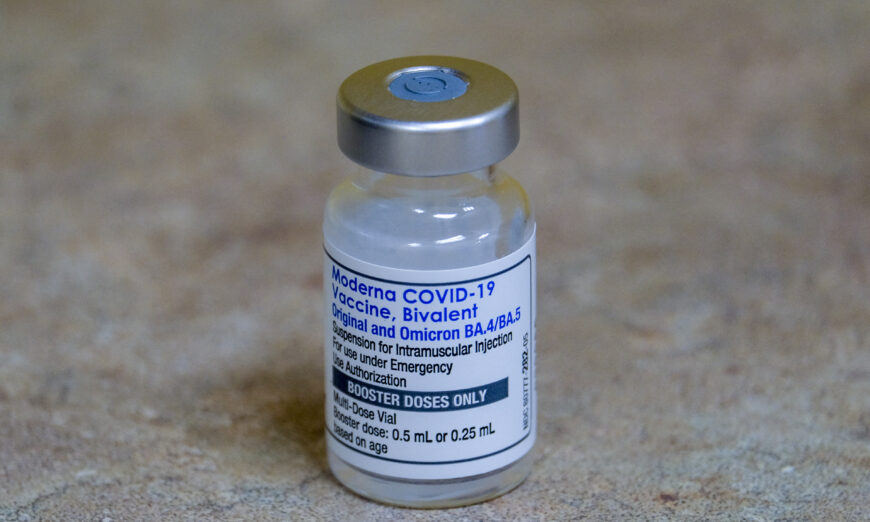 CDC đơn giản hóa hướng dẫn về vaccine COVID-19, đề xuất mũi bổ sung cho người có nguy cơ cao
