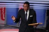 Ông Don Lemon, người điều tiết chương trình của CNN, nói với đám đông tham dự Cuộc tranh luận Tổng thống của Đảng Dân Chủ ở Detroit vào ngày 31/07/2019. (Ảnh: Scott Olson/Getty Images)