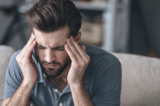 Để giảm đau, trước tiên bạn cần tìm ra nguyên nhân (Ảnh: Shutterstock)