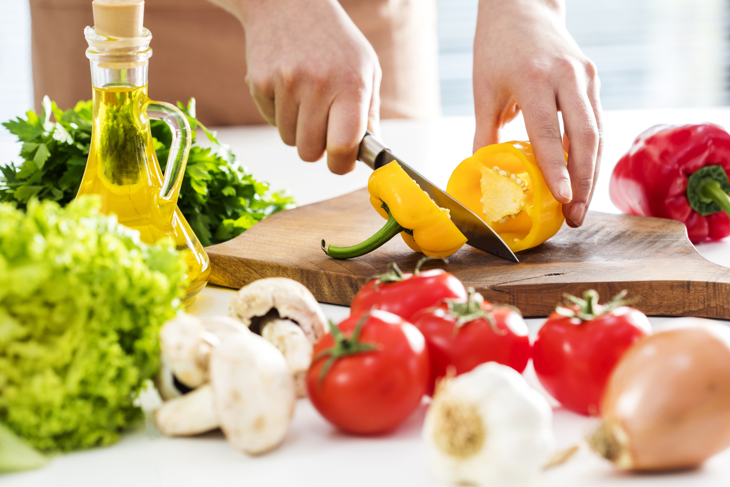 Trữ đông rau còn thừa để dùng sau là một cách tuyệt vời để giảm lãng phí. (Ảnh: Shutterstock)