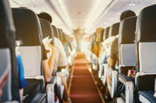 Một chuyên gia về giấc ngủ đã cung cấp bí quyết về cách để ngủ ngon trên phi cơ. (Ảnh: Shutterstock)