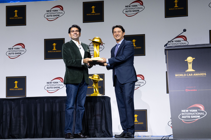 Chiếc IONIQ 6 của Hyundai đã thắng giải Xe điện Thế giới của năm 2023 (2023 World Electric Car). (Ảnh: Đới Binh / Epoch Times)