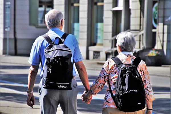 10 lời khuyên giúp người cao niên an toàn khi đi du lịch