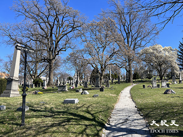 Cảnh đẹp trong Nghĩa trang Green-Wood ở Brooklyn. (Ảnh: Tăng Liên/ Epoch Times)