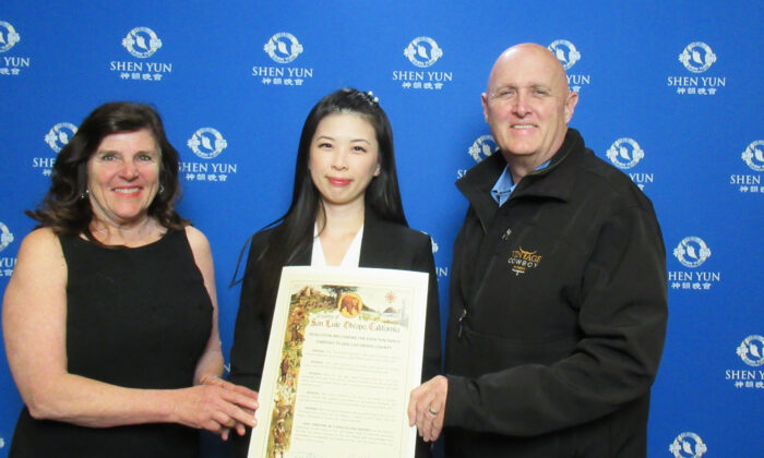 Giám sát viên quận San Luis Obispo ngợi ca Shen Yun