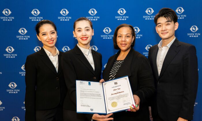 Bộ trưởng nội các Ontario: Shen Yun tiếp thêm sức mạnh và kể ‘câu chuyện về hy vọng’