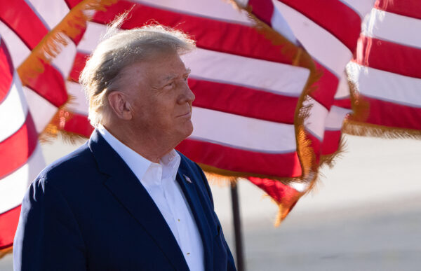 Cựu Tổng thống Donald Trump trình bày trong một cuộc vận động tranh cử năm 2024 tại Waco, Texas, hôm 25/03/2023. (Ảnh: Suzanne Cordeiro/AFP qua Getty Images)