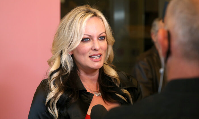 Bà Stormy Daniels tại Nhà hát Linwood Dunn ở Los Angeles, California, vào ngày 11/05/2022. (Ảnh: Phillip Faraone/Getty Images)