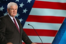 Ông Newt Gingrich, cựu Chủ tịch Hạ viện tham dự sự kiện “Iran Tự do 2018 - Giải pháp thay thế” do nhóm đối lập người Iran lưu vong tổ chức ở Villepinte, phía bắc Paris, vào ngày 30/06/2018. (Ảnh: Zakaria Abdelkafi/AFP qua Getty Images)