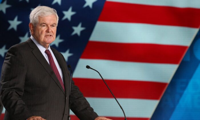 Ông Newt Gingrich, cựu Chủ tịch Hạ viện tham dự sự kiện “Iran Tự do 2018 - Giải pháp thay thế” do nhóm đối lập người Iran lưu vong tổ chức ở Villepinte, phía bắc Paris, vào ngày 30/06/2018. (Ảnh: Zakaria Abdelkafi/AFP qua Getty Images)