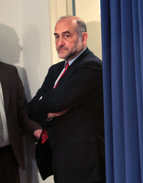 Ông Mark F. Pomerantz, tại một cuộc họp báo ở New York ngày 12/03/2008. (Ảnh: Chris Hondros/Getty Images)