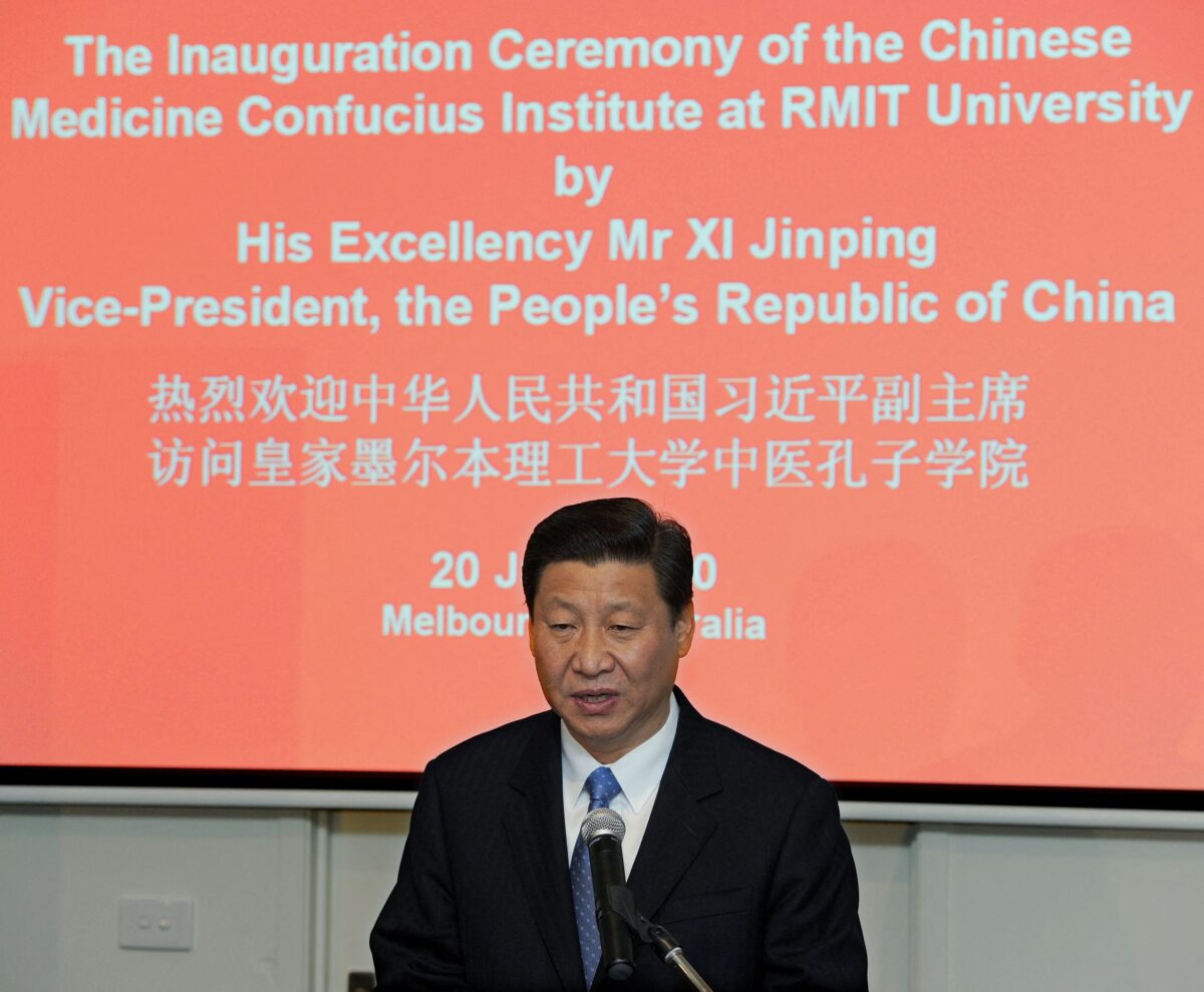 Ông Tập Cận Bình, phó chủ tịch Đảng Cộng sản Trung Quốc, có bài diễn văn trước khi khai trương Viện Trung Y Khổng Tử đầu tiên của Úc, tại Đại học RMIT ở Melbourne vào ngày 20/06/2010. (Ảnh: William West/AFP qua Getty Images)