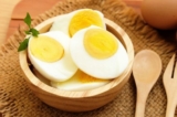 Trứng có làm tăng cholesterol không? (Ảnh: Shutterstock)