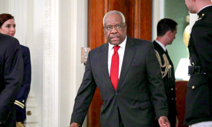 Thẩm phán Tối cao Pháp viện Hoa Kỳ Clarence Thomas phủ nhận hành vi sai trái