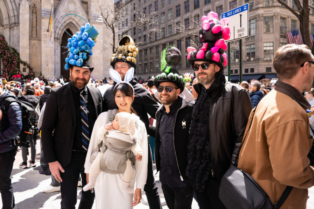 24.Diễn hành Lễ Phục Sinh và Lễ hội Bonnet ở thành phố New York hôm 09/04/2023. (Ảnh: Larry Dye/The Epoch Times)