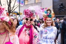 Diễn hành Lễ Phục Sinh và Lễ hội Bonnet ở thành phố New York hôm 09/04/2023. (Ảnh: Larry Dye/The Epoch Times)