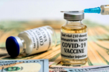 Chương trình khuyến khích nhà cung cấp vaccine COVID-19 (Ảnh: Steve Heap/Shutterstock)