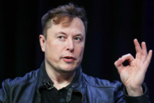 Tỷ phú Elon Musk trò chuyện tại Hội nghị và Triển lãm Vệ tinh 2020 ở Thủ đô Hoa Thịnh Đốn, vào ngày 09/03/2020. (Ảnh: Win McNamee/Getty Images)
