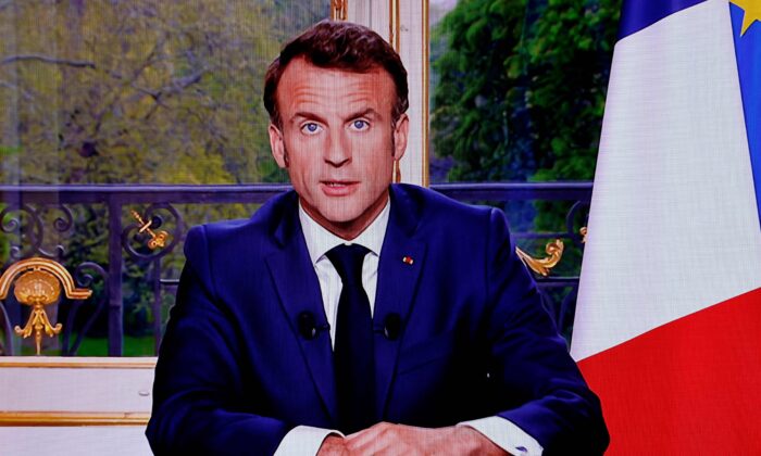 Ông Macron nói rằng ông biết người dân Pháp phẫn nộ, nhưng vẫn bảo vệ luật hưu trí