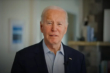 Tổng thống Joe Biden trong một video thông báo rằng ông đang tìm cách tái tranh cử vào năm 2024. (Ảnh chụp màn hình qua The Epoch Times)