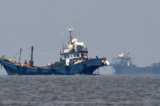 Các tàu đánh cá trái phép của Trung Quốc được nhìn thấy ở vùng biển trung lập gần đảo Ganghwa, Nam Hàn, vào ngày 10/06/2016. (Ảnh: Bộ Quốc phòng Nam Hàn qua Getty Images)