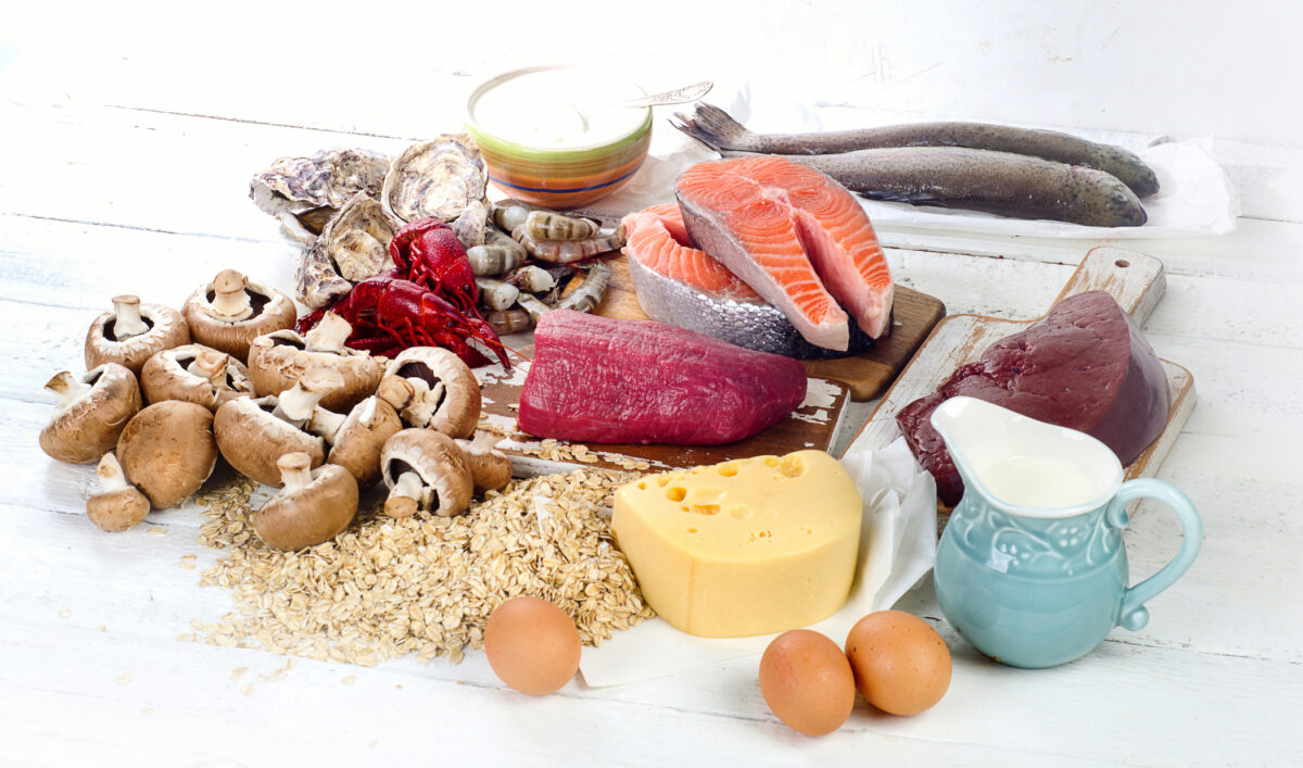 Các loại thực phẩm chứa vitamin B12. (Ảnh: Tatjana Baibakova/Shutterstock)