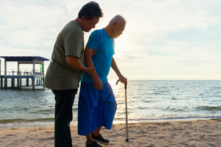 Thuốc ho có thể giúp những người bị bệnh Parkinson. (Ảnh: Shutterfly)