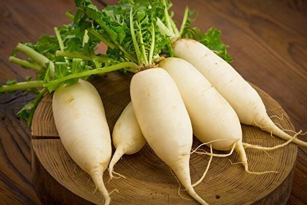 Củ cải trắng hay còn gọi là Daikon. (Ảnh: Shutterstock)