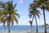 Làn nước biển ấm áp, êm đềm vẫy gọi tại khách sạn Hotel Riu Palace Jamaica. (Ảnh: Annie Wu/The Epoch Times)