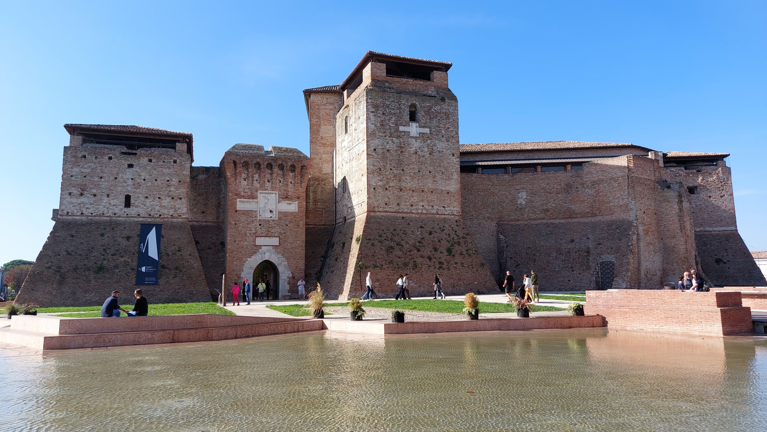 Lâu đài Sismondo có từ thế kỷ 15 ở thành phố Rimini là tòa nhà đầu tiên và lớn nhất trong số hai tòa nhà lịch sử có Bảo tàng Fellini tọa lạc. (Ảnh: Kevin Revolinski)