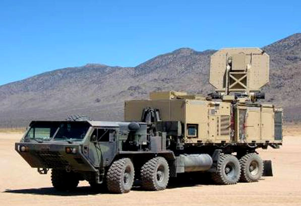 Một phiên bản vận hành của Active Denial System (Hệ thống Ngăn chặn Chủ động), một loại vũ khí năng lượng định hướng đẩy lùi kẻ địch, tương đương với tia nhiệt trong khoa học viễn tưởng. (Ảnh: Nhân viên USAF ẩn danh/Public domain/Wikimedia Commons)