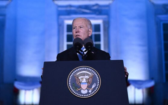 Tổng thống Joe Biden diễn thuyết tại Lâu đài Hoàng gia ở Warsaw, Ba Lan, hôm 26/03/2022. (Ảnh: Brendan Smialowski/AFP qua Getty Images)