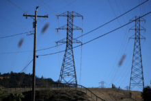 Quang cảnh đường dây điện ở Santa Rosa, California, vào ngày 20/11/2019. (Ảnh: Justin Sullivan/Getty Images)