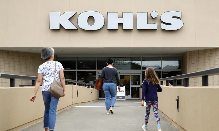 Khách hàng vào một cửa hàng Kohl's ở San Rafael, California, hôm 21/08/2018. (Ảnh: Justin Sullivan/Getty Images)