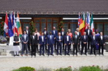 Các nhà lãnh đạo nhóm các quốc gia G-7 chụp hình tại khu nghỉ dưỡng Garmisch Partenkirchen ở Đức vào ngày 27/06/2022. (Ảnh: Stefan Rousseau/Pool/Getty Images)
