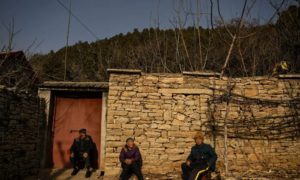 Một loạt các vụ án mạng nêu bật sự oán hận, bất ổn ở các ngôi làng vùng thôn quê của Trung Quốc