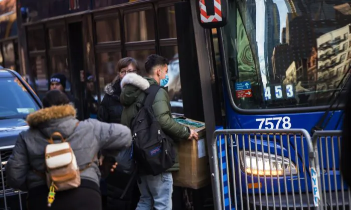 Thị trấn ở New York tuyên bố tình trạng khẩn cấp cấm các khách sạn, các cơ sở tiếp nhận người nhập cư