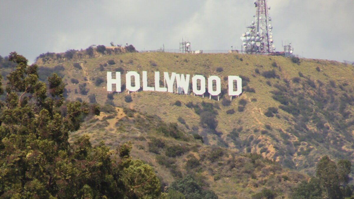 Hollywood rung chuyển sau khi Hiệp hội Biên kịch Mỹ đình công