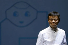 Ông Jack Ma (Mã Vân), nhà sáng lập và chủ tịch điều hành của Tập đoàn Alibaba của Trung Quốc, nói trong một cuộc họp báo ở Chiba, Nhật Bản hôm 18/06/2015. (Ảnh: Yuya Shino/Reuters)
