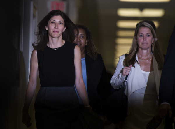 Bà Lisa Page, cựu cố vấn pháp lý của cựu Giám đốc FBI Andrew McCabe, đến Capitol Hill ở Hoa Thịnh Đốn vào ngày 13/07/2018. (Ảnh: Andrew Caballero-Reynolds/AFP qua Getty Images)