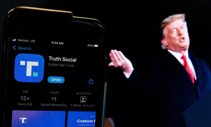 Truth Social của ông Trump kiện Washington Post hơn 3 tỷ USD